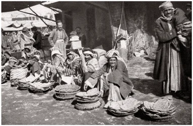 Suq El Khubur, un marché de pain local, Bagdad, Irak, 1925