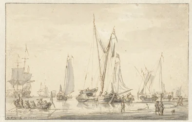Vue de plage avec navires amarrés
