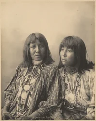 Brushing Against et Little Squint Eyes, San Carlos Apaches