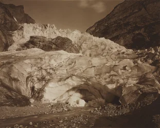 Suisse. Grindelwald, glacier supérieur, source de la Lutschine