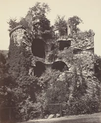 La tour éclatée, château de Heidelberg, v. 1865 (photo)