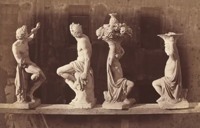 Quatre statues, vers 1868