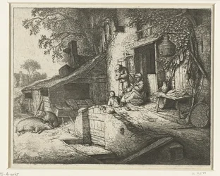 Femme filant devant une maison