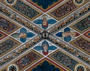 Têtes et motifs végétaux (détail)