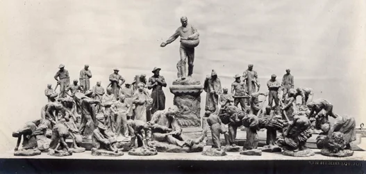 Monument aux Travailleurs (photo n/b)