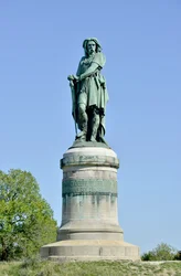Statue colossale de Vercingétorix (72-46 av. J.-C.), chef gaulois - sculpture d