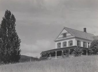 Maison sur la colline, lac George