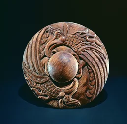 Rondelle décorée de deux griffons, nomade de l