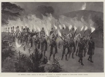 Nos invités impériaux, arrivée du tsar et de la tsarine à Balmoral, escortés par des Highlanders portant des torches