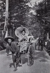 Filles japonaises en jinrikshas