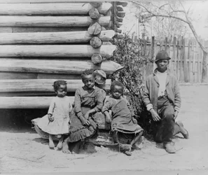 Homme afro-américain avec des enfants près de Thomasville, Géorgie