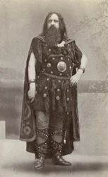 Edouard de Reszke, dans le rôle de Hagen, dans "Gotterdammerung" (photo n/b)