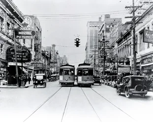 Rue Elm, Dallas 1922