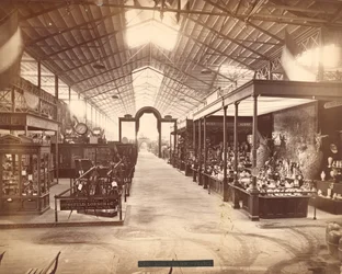 Section française, bâtiment principal, Exposition internationale du centenaire, Philadelphie, 1876