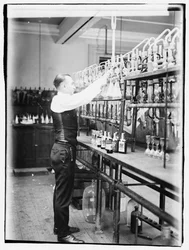 Chimiste du Bureau des recettes internes G.F. Beyer