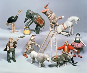 Acrobates et ménagerie du cirque Humpty Dumpty, vers 1900