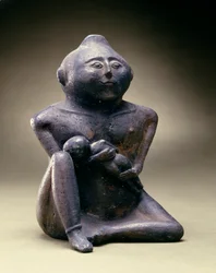 Bouteille effigie de mère allaitante, Culture Cahokia, Période Mississippienne, 1200-1400