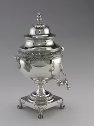 Urne à thé, fabriquée par Harvey Lewis, 1811-25