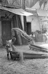 TRAITEMENT DU CHANVRE, ÉTIRAGE ET ROULAGE
