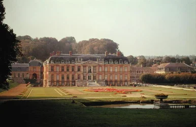 Vue de la façade du jardin, construite en 1675-83