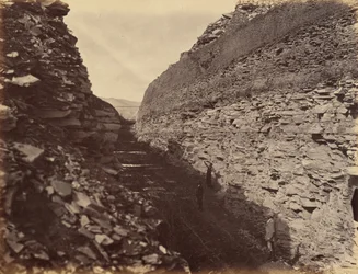Planche 22. Coupe de Burning Rock, 1869 (photo)