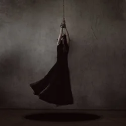Une femme au-dessus du vide