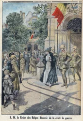 Première Guerre mondiale 1914-1918. Sa Majesté la Reine des Belges Élisabeth de Bavière (1876-1965) a reçu la croix de guerre. Dans « Le Petit Journal »