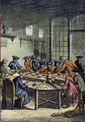 Histoire de la Poste : une salle de tri sous le règne de Louis XV (18ème siècle). Détail de "Le petit journal" du 15/04/1920. Collection privée