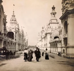Exposition Universelle de 1900 à Paris : Esplanade des Invalides. Collection privée