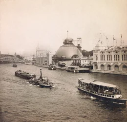 Exposition Universelle de 1900 à Paris : Vue panoramique de la Seine, Rive Gauche - Collection privée
