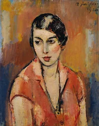 Jeune femme en robe rose