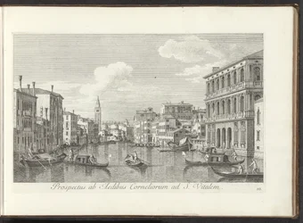 Vue sur le Grand Canal et la tour de San Vitale à Venise