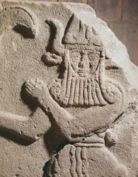 Relief représentant une idole Hittite, XIe-IXe siècle av. J.-C.