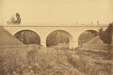 Viaduc sur Le Rhins, Près de Pradines