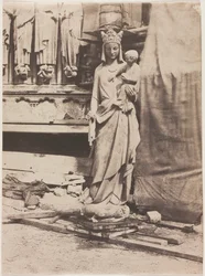 Statue de la Vierge, Notre-Dame de Paris