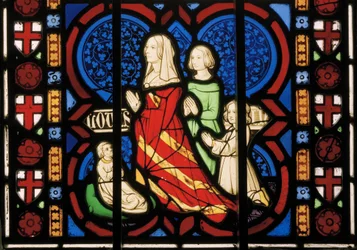 Deuxième épouse de Pugin, Louisa, avec sa belle-fille Anne et ses deux filles Agnes et Katherine, fenêtre Est de la chapelle