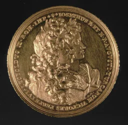 Médaillon portant les portraits des empereurs romains Léopold I (1640-1705) et Joseph I (1678-1711) par Philipp Heinrich, 1692 (or)