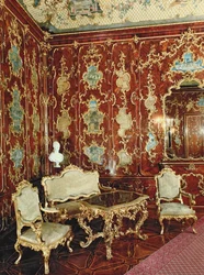 La salle des Millions, lambrissée de bois de figuier incrusté de miniatures persanes et décorée d