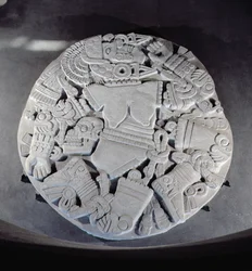 Sculpture du démembrement de la déesse lunaire Coyolxauhqui, trouvée au pied de la pyramide jumelle à Tenochtitlan, période postclassique tardive (1300-1521)