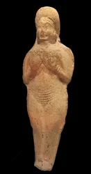 Figurine de femme nue. Terre cuite, Babylone, IIe millénaire av. J.-C. Musée de la Castre, Cannes