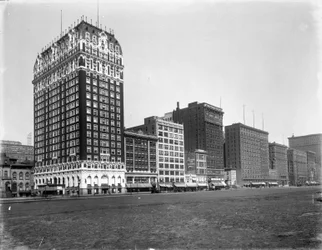 Bâtiments sur Michigan Avenue de Balbo Street à Van Buren Street, Chicago, Illinois, États-Unis, c.1905