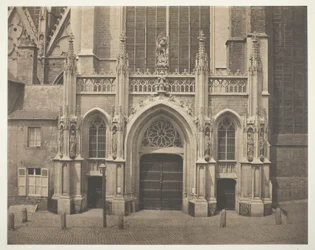 Sans titre [Façade sud du transept de la cathédrale Saint-Michel et Sainte-Gudule à Bruxelles, Belgique].