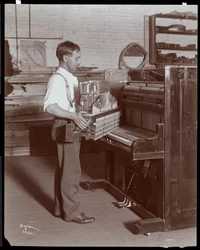 Homme travaillant dans l