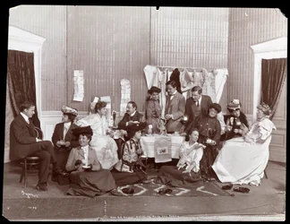 Mme G.G. Haines, Tea Party dans la salle de bain, 1902