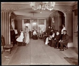 Récital dans la salle de musique à l