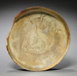 Assiette profonde avec faucon, lapin et feuillage, 1100s
