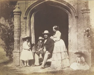 Portrait de groupe familial posé dans l