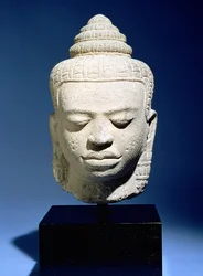 Tête du Bouddha, khmère, cambodgienne, vers le XIIe-XIIIe siècle