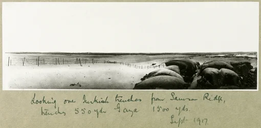 Vue sur les tranchées turques depuis Samson Ridge, septembre 1917