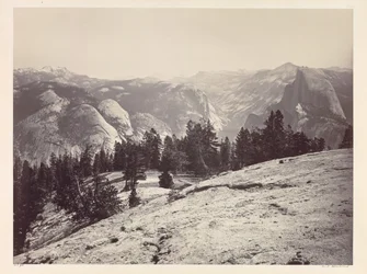 Les Dômes, depuis les Sentinel Domes, Yosemite, vers 1865-1866